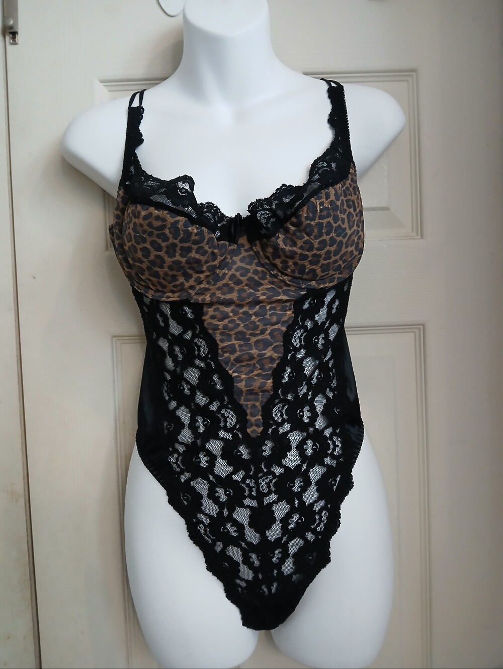Victoria's Secret Size 36C Second Skin Satin Bodysuit Black Leopard Lace Thong